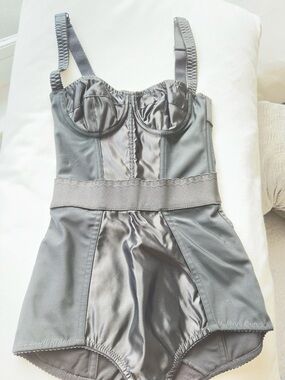 Faja, Satin Shaping Bodysuit Dolce $Gabbana hecha en IItalia